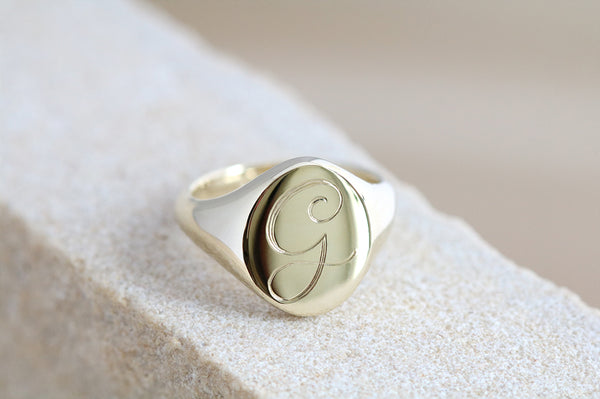 yellow gold engraved g signet ring