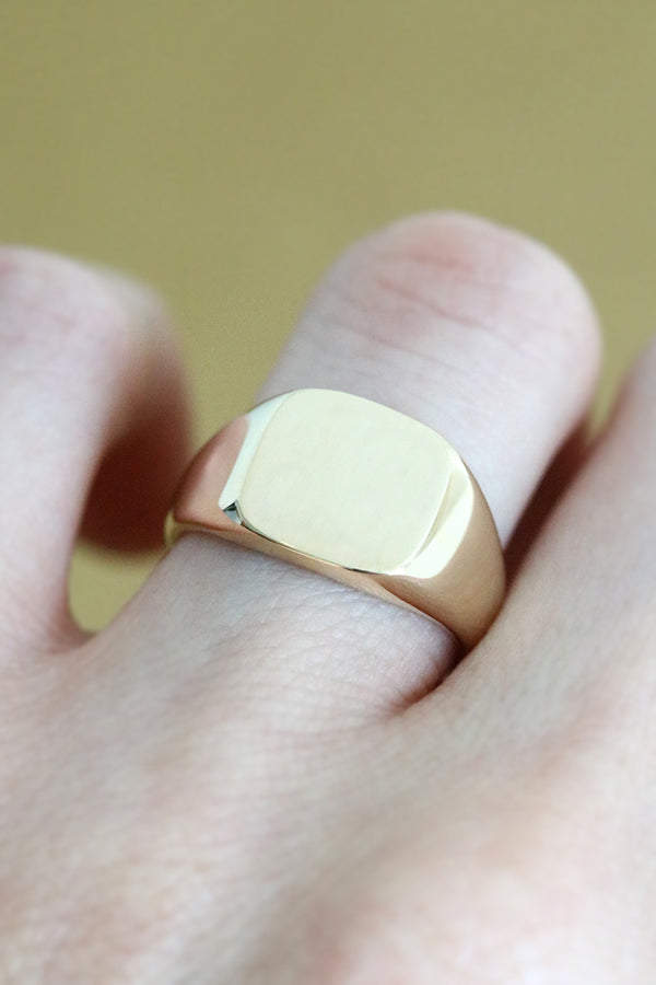 Cushion Signet Ring Yellow Gold