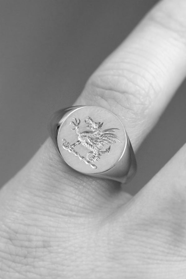 Wax Seal Engraved Round Signet Ring Rose Gold