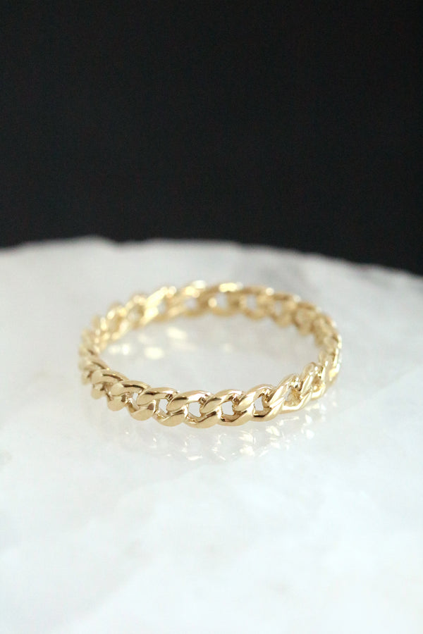 Petite Chain Ring Yellow Gold