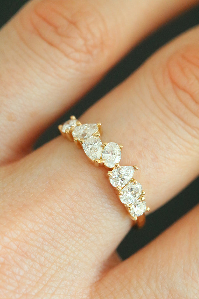 Scattered Diamond Ring Yellow Gold