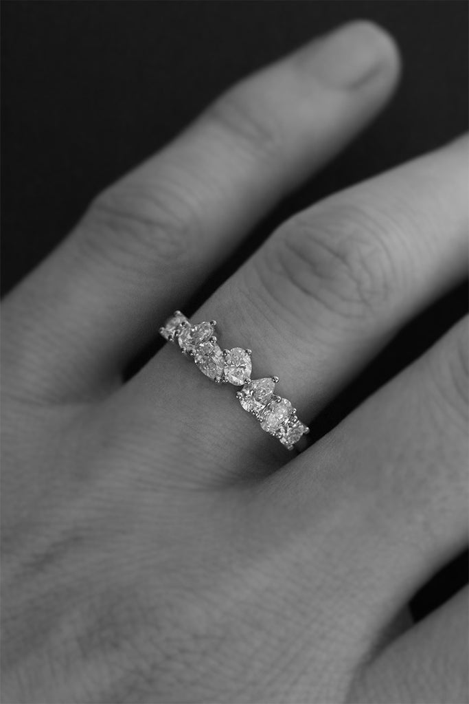 Scattered Diamond Ring Yellow Gold