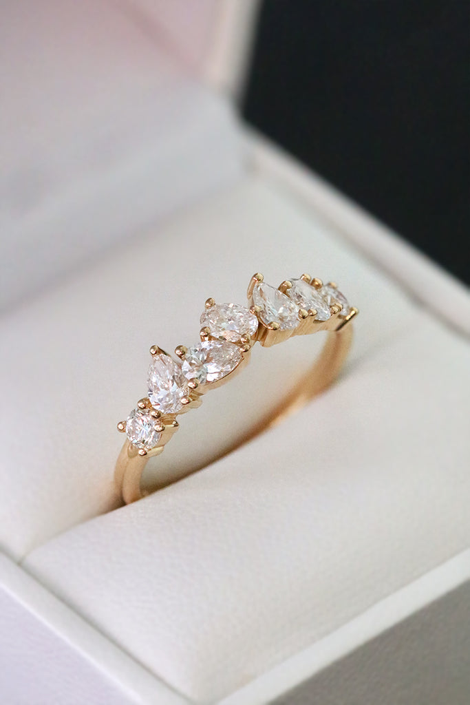 Scattered Diamond Ring Yellow Gold