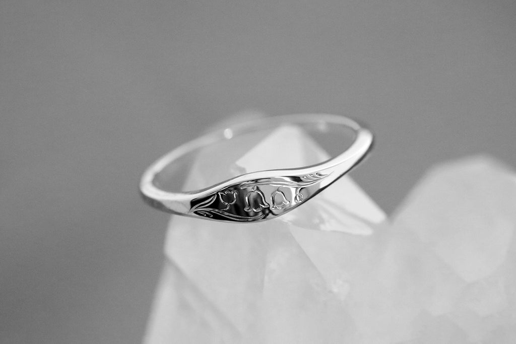 Engraved Flower Ring White Gold