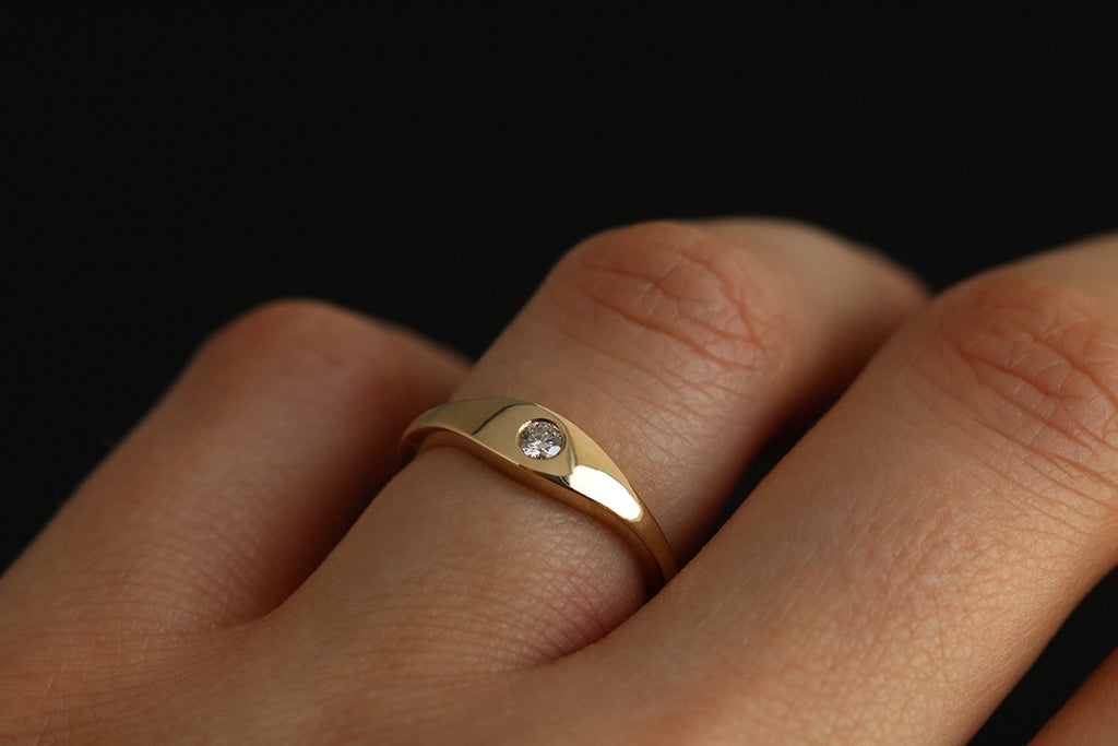 Small Diamond Ring Yellow Gold