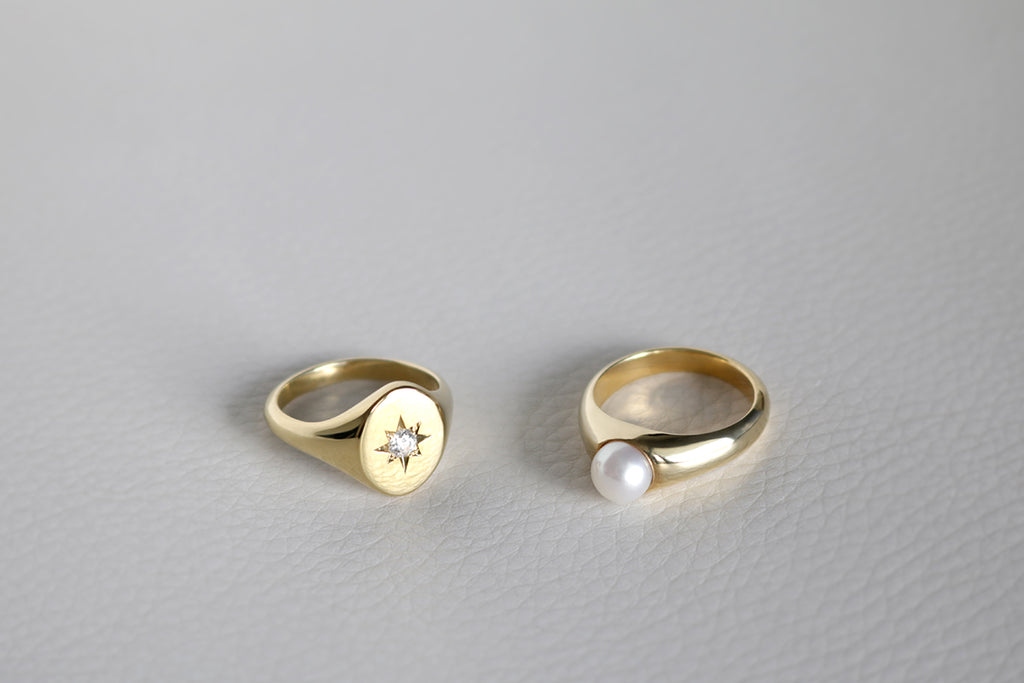 yellow gold signet rings