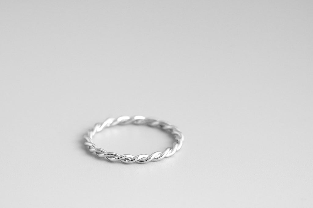 twisted wire ring