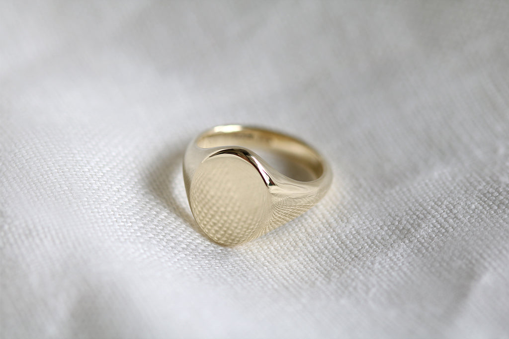 Oval Signet Ring Yellow Gold